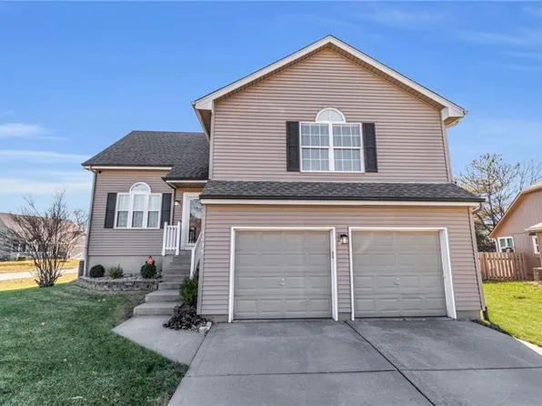 1235 NE Cardinal Dr, Lees Summit, MO 64064