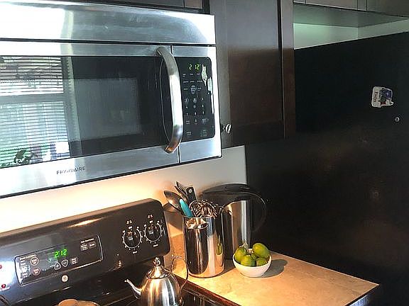 3rd image of 7612 N Sanibel Cir