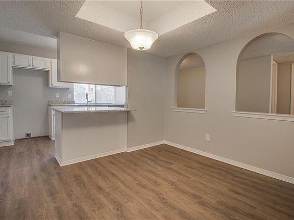 5th image of 2224 Bowie Dr