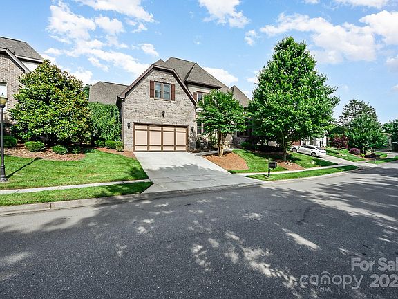 2nd image of 6833 Larrisa Ct
