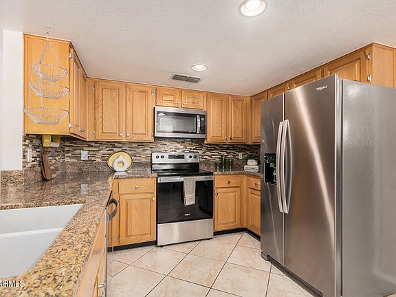 3rd image of 5016 W VOGEL Avenue