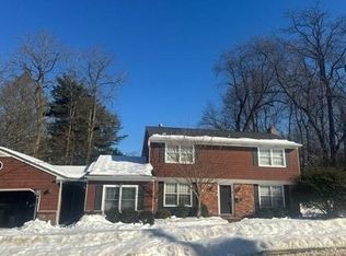 16 Stephen Dr, Tarrytown, NY 10591