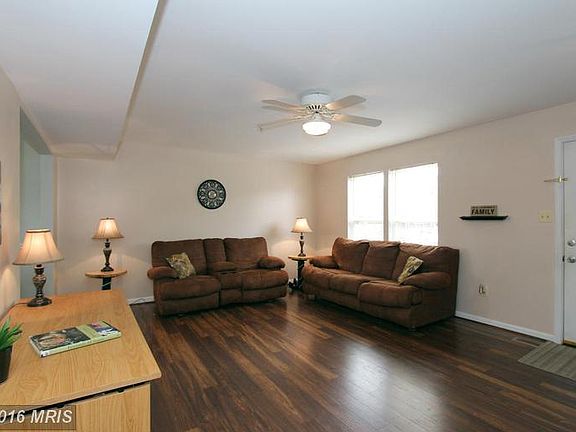 3rd image of 305 Stull Ct