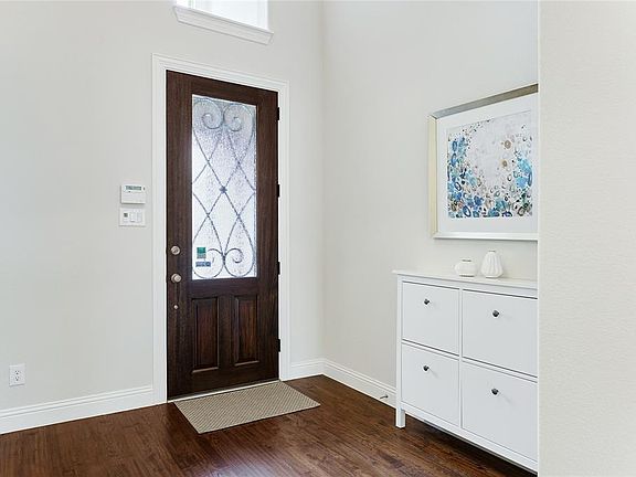 2nd image of 2416 Balmoral Dr