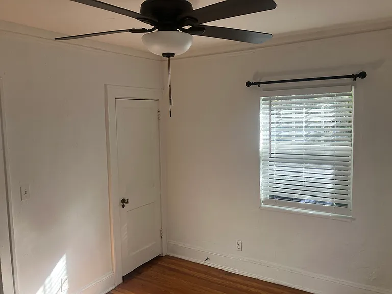 400 SW 10th Ave — Photo 18