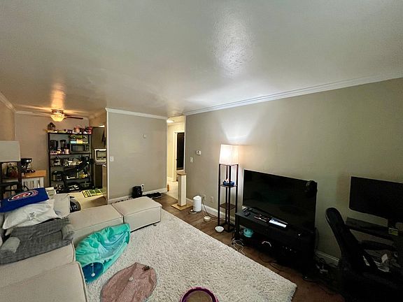 3rd image of 2425 N Oakland Ave APT 203