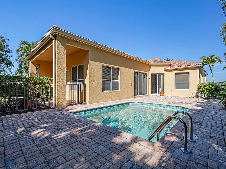 2135 S Maiden Ln — Photo 31