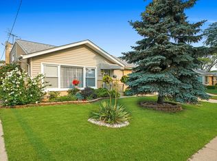 8830 N Elmore St, Niles, IL