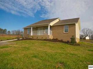 838 Quiet Oaks Way, Dandridge, TN 37725