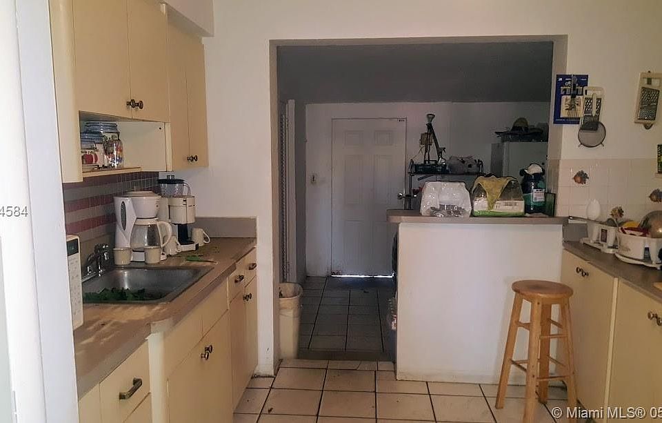 2nd image of 1140 NE 161st Ter