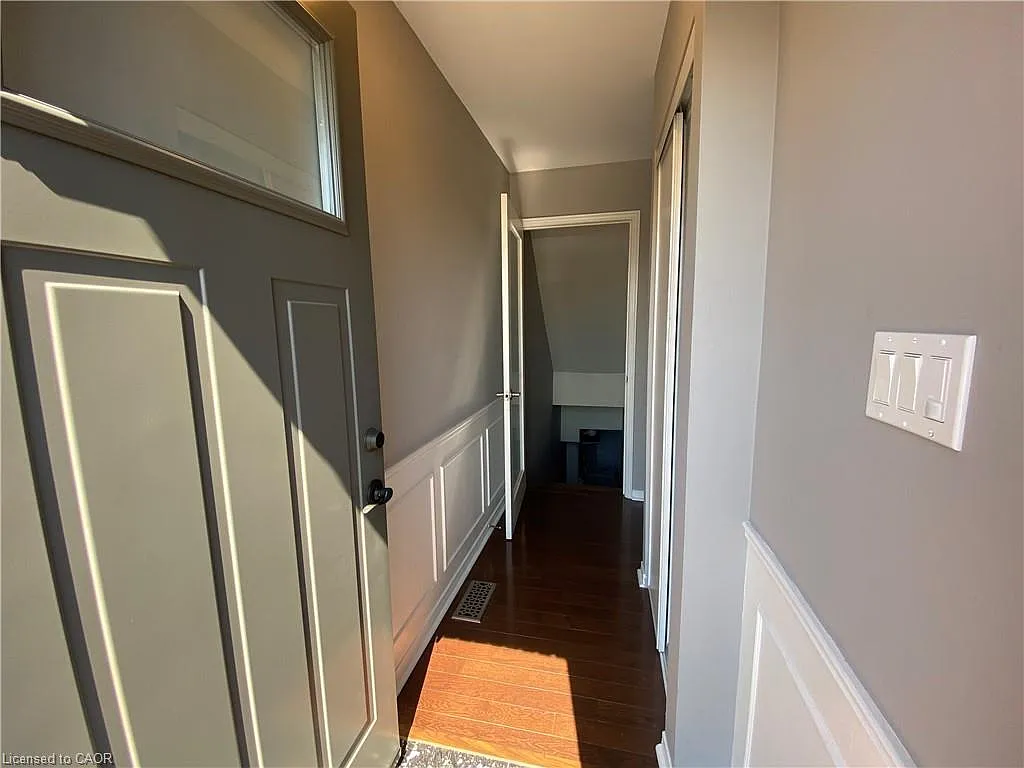 2 bed, 2.0 bath, 1420 sqft, $2,895 — Photo 2