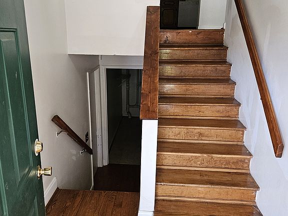 2nd image of 3263 Carmel Dr