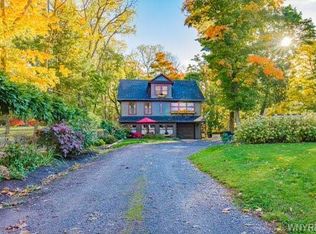 932 River Rd, Youngstown, NY 14174