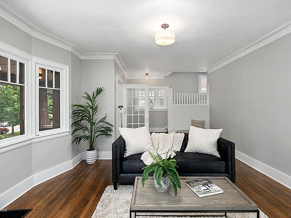 5th image of 1230 Thomas St SE