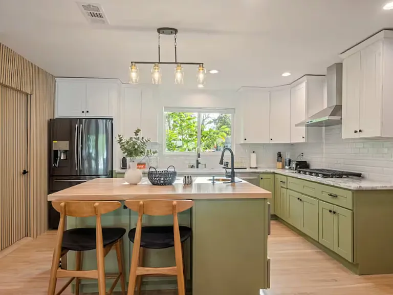 7106 Lasaine Ave — Photo 46