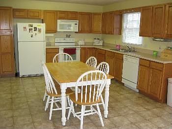 3rd image of 100 Alder Ln