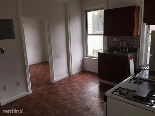 104 Emerson Pl, Brooklyn, NY 11205