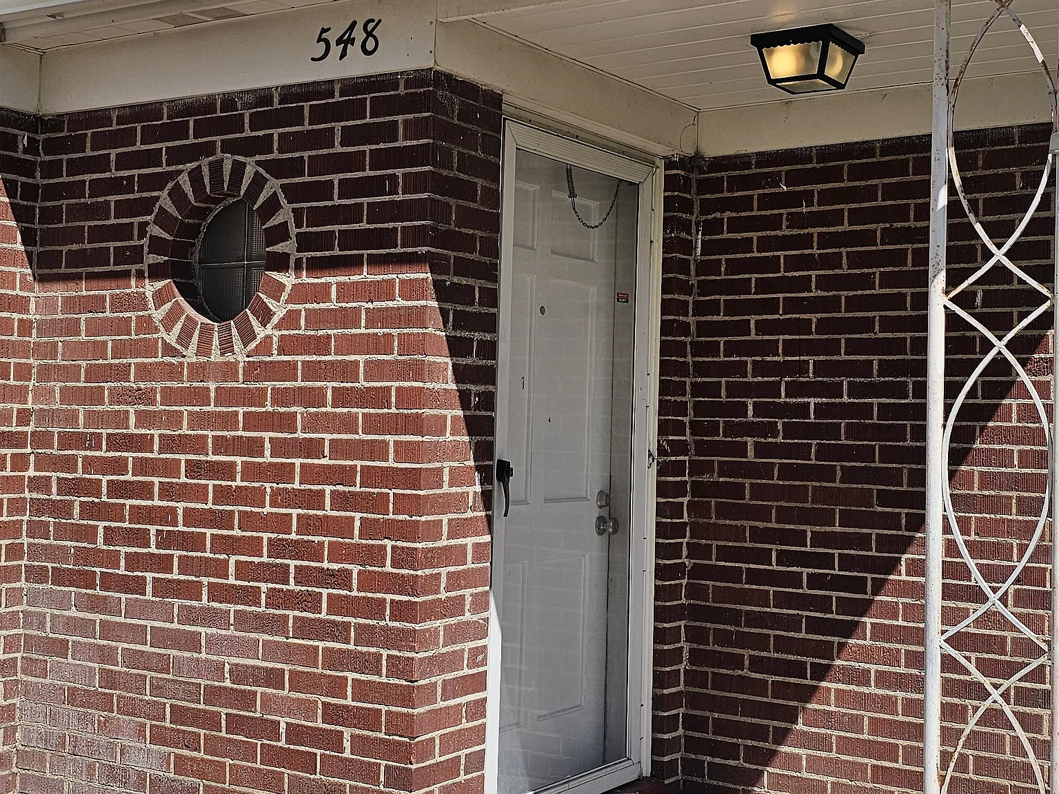 4 bed, 1900 sqft, $2,350 — Photo 2