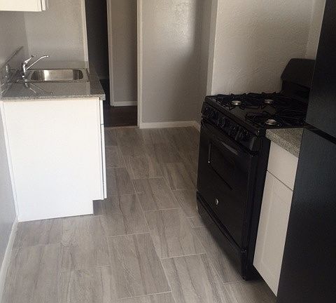 3rd image of 5100 Maplewood Ave APT 201