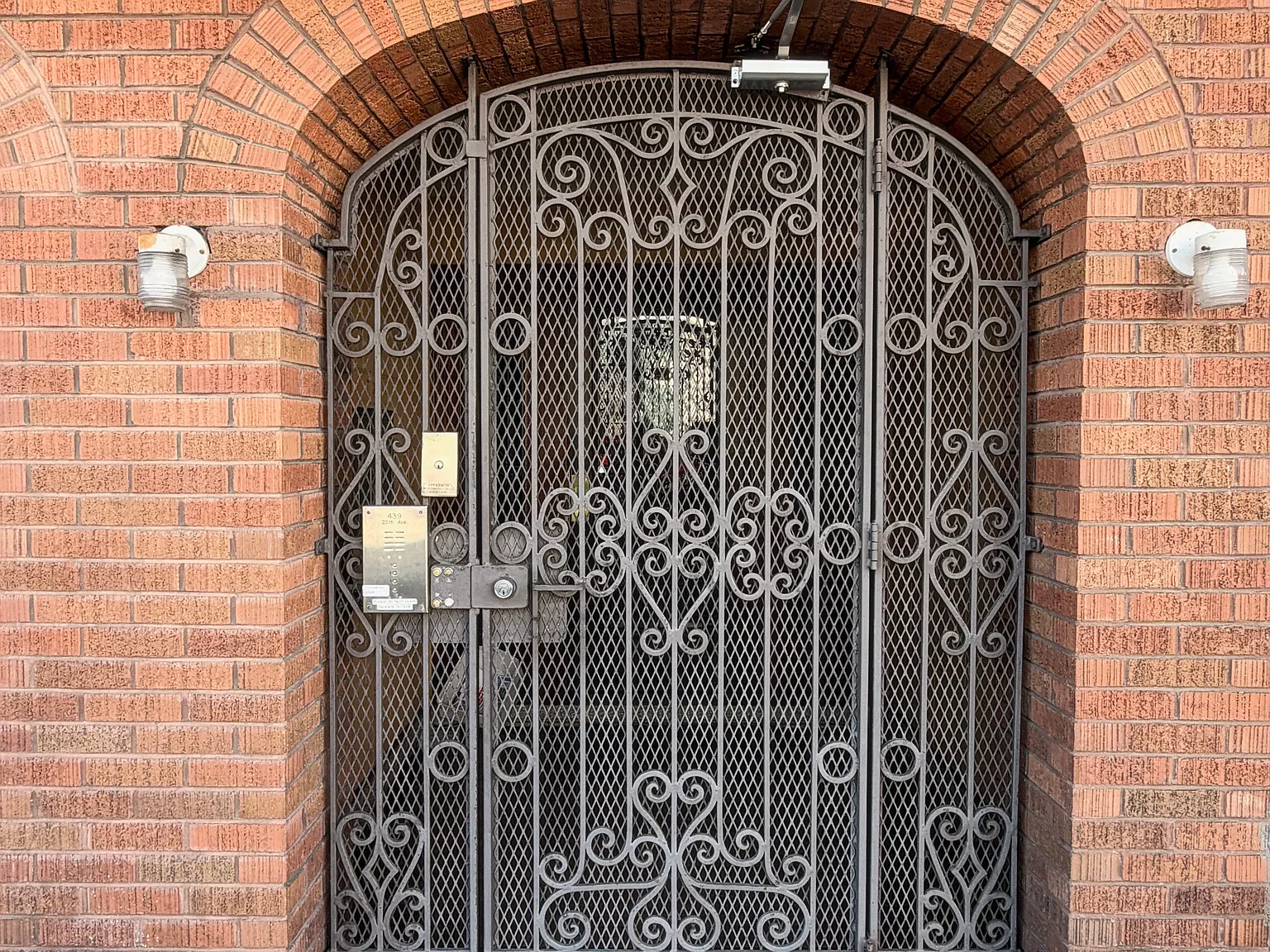 2 bed, 1000 sqft, $5,200 — Photo 4