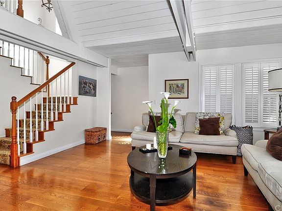 4th image of 308 Colton St