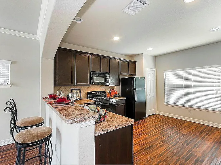 61 Woodland Hills Dr #B — Photo 6