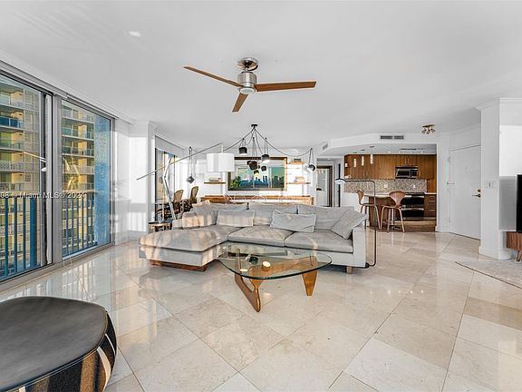 4th image of 800 West Ave APT 746