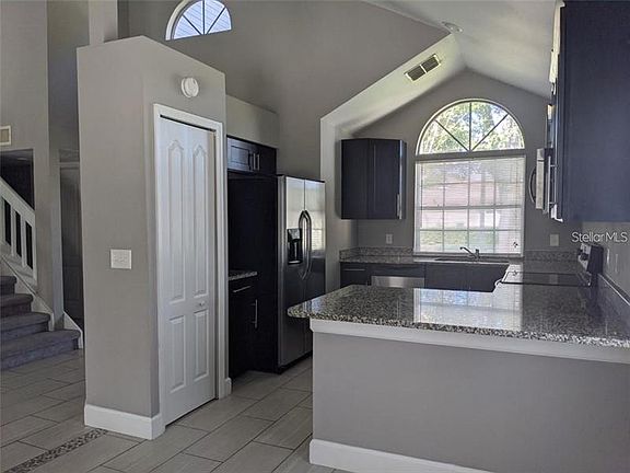 5th image of 865 Heather Glen Cir