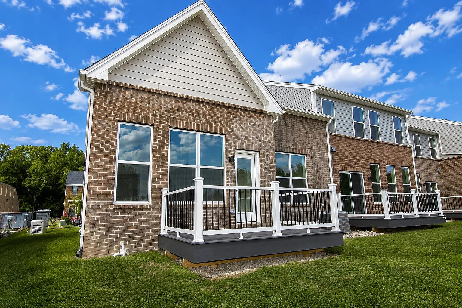 3 bed, 2.5 bath, 2165 sqft, $4,500 — Photo 3