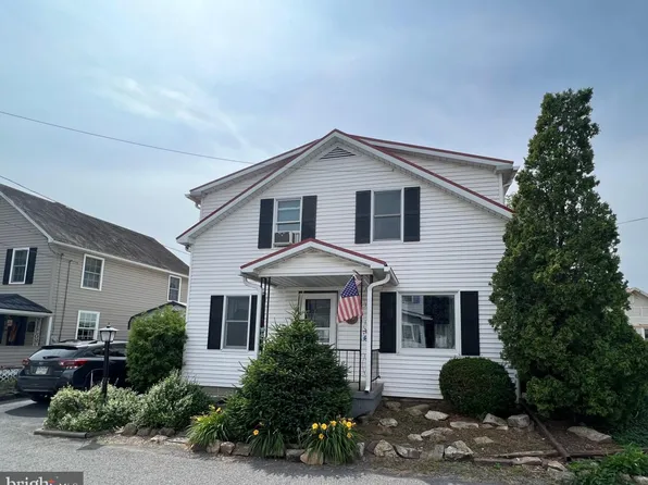 60 Pleasant St, Belleville, PA 17004