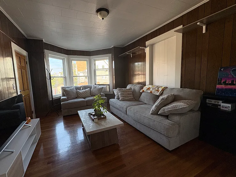 9 George St #2 — Photo 4