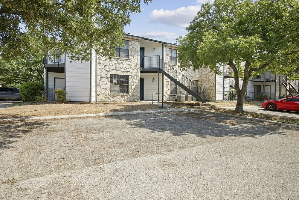 Highland Ridge — Photo 1