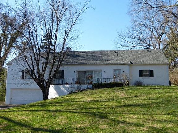 3rd image of 510 Vine St