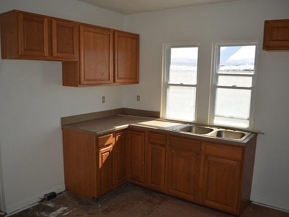5th image of 1309 Main St