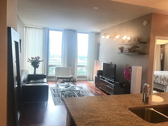 3rd image of 1400 S Michigan Ave APT 1811