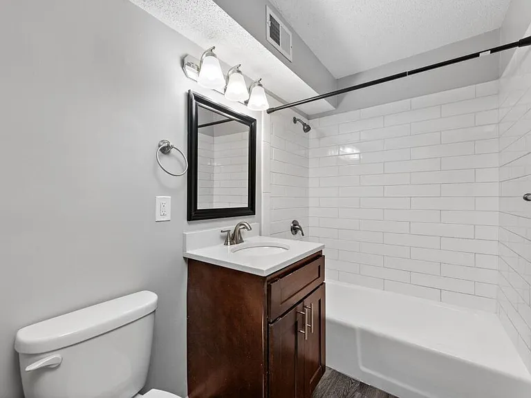 706-708 710th St E #139 — Photo 3