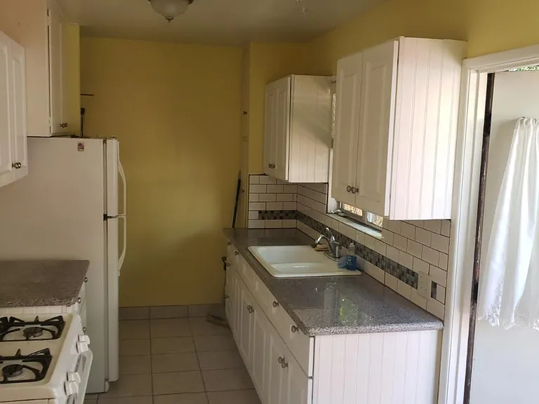 328 Allen Ave #A — Photo 8