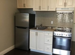 90 1/2 Simcoe St N #10, Oshawa, ON L1G4S2