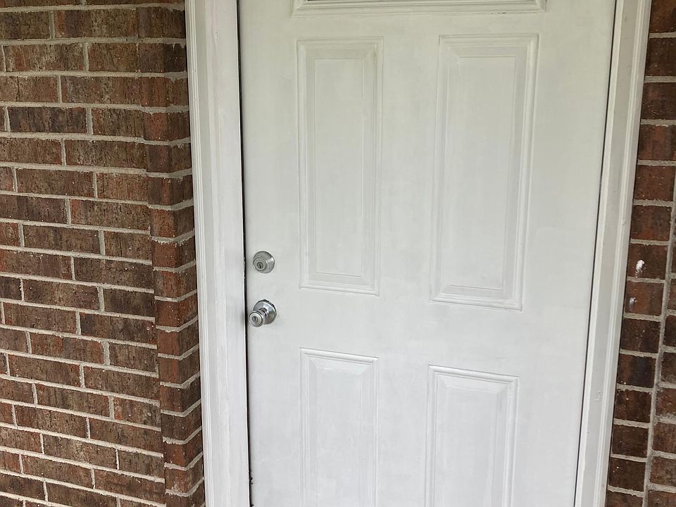 1st image of 19126 Lawrence St #3