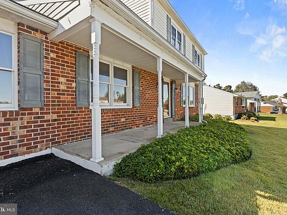5th image of 520 Erickson Ave