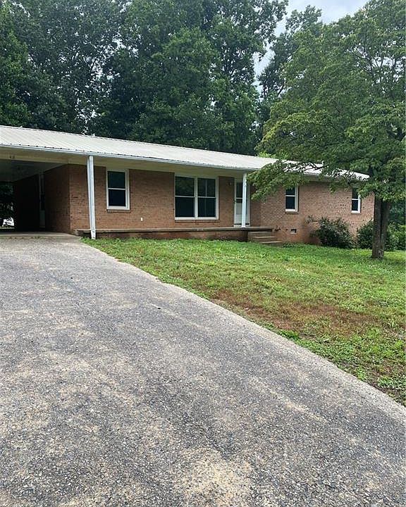 1st image of 418 Chapel Dr