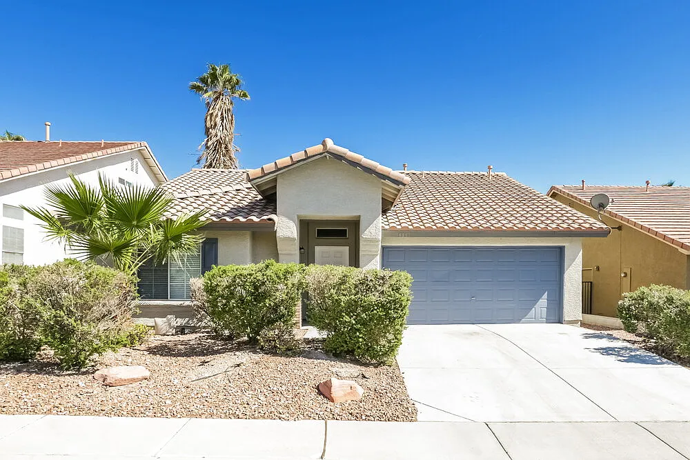 3 bed, 2.0 bath, 1549 sqft, $3,990 — Photo 1