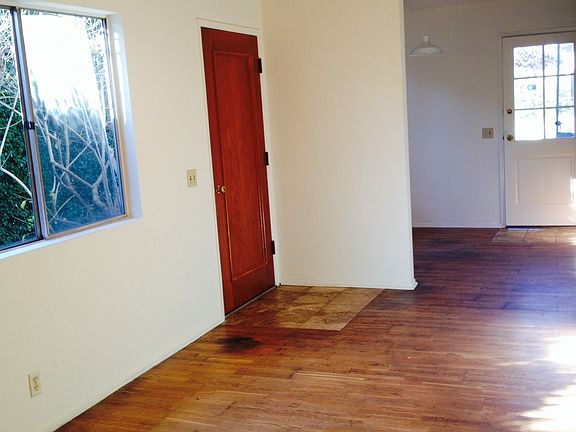4th image of 1728 Sunset Ave