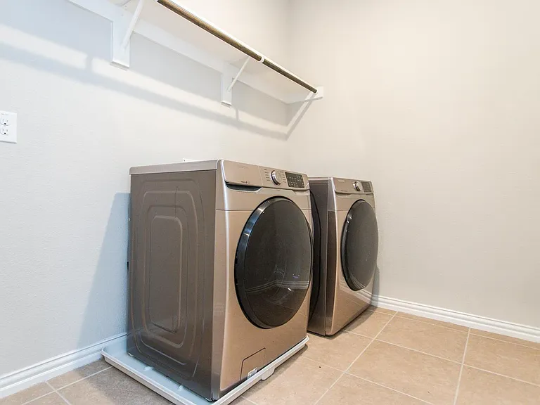 7504 Palisades Dr — Photo 39
