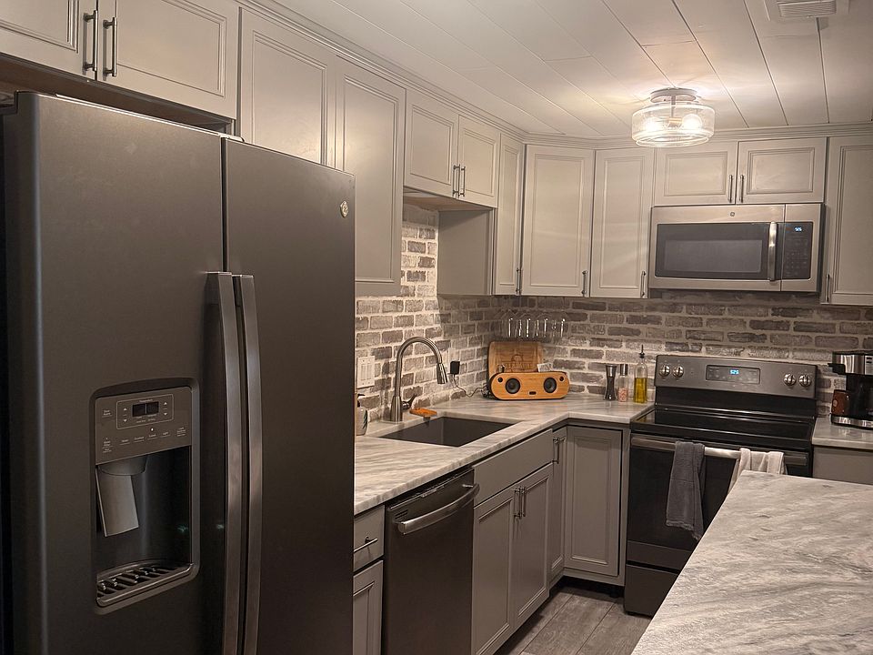 1st image of 1606 Cottonwood Dr APT 4