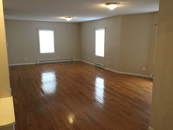 Living Room 25 x 14