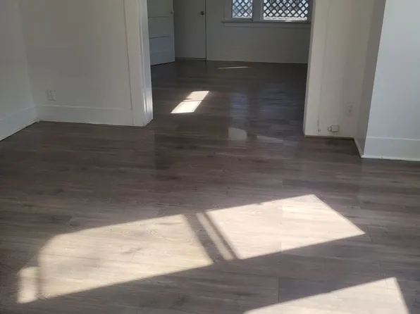 835 1/2 W 42nd Pl, Los Angeles, CA 90037