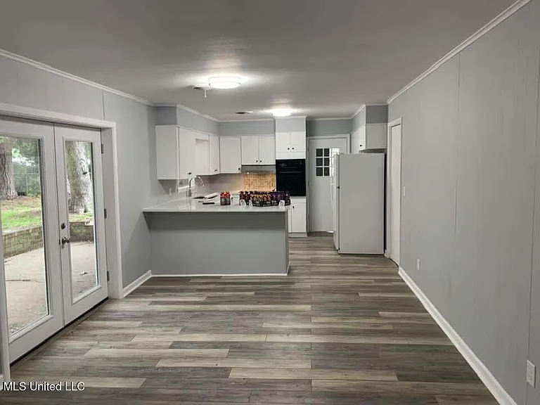 702 Persimmon Dr — Photo 5