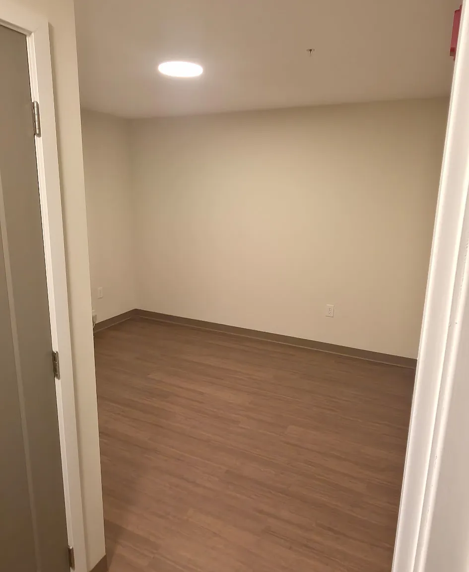 1420 W Kirkwood Ave — Photo 3