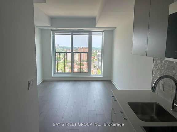 4th image of 10 Oak St #2401